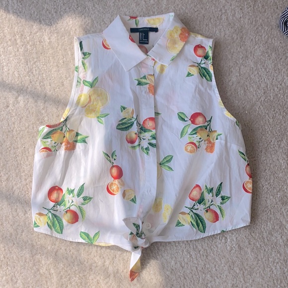 Tops - forever 21 button down top! size small